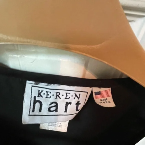 𝅺KEREN Hart black sleeveless shirt - Picture 5 of 6